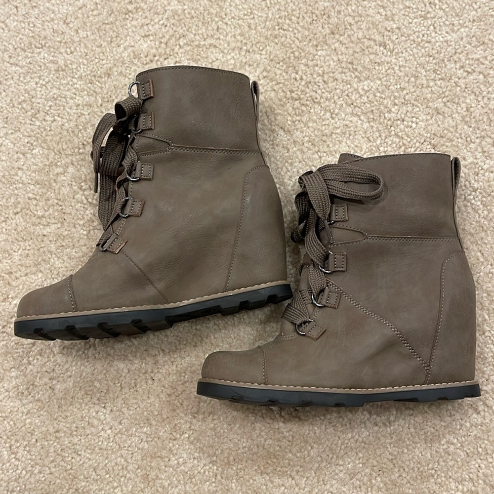 Universal Thread Katherine lace-up wedge boots